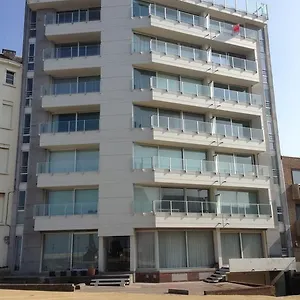  Apartment Raversijde With Sea View